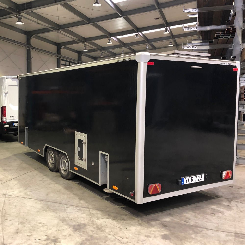 screenled1's tweet image. Few repairs in our customer's MobiLED. We are also making some refinements to make sure it's up to date with our latest standards. 🛠️🔩
#ledscreen #mobileledscreen #eventsolutions #audiovideo #videowall #veranstaltungstechnik #eventtechnik #eventtech #jumbotron #stageequipment