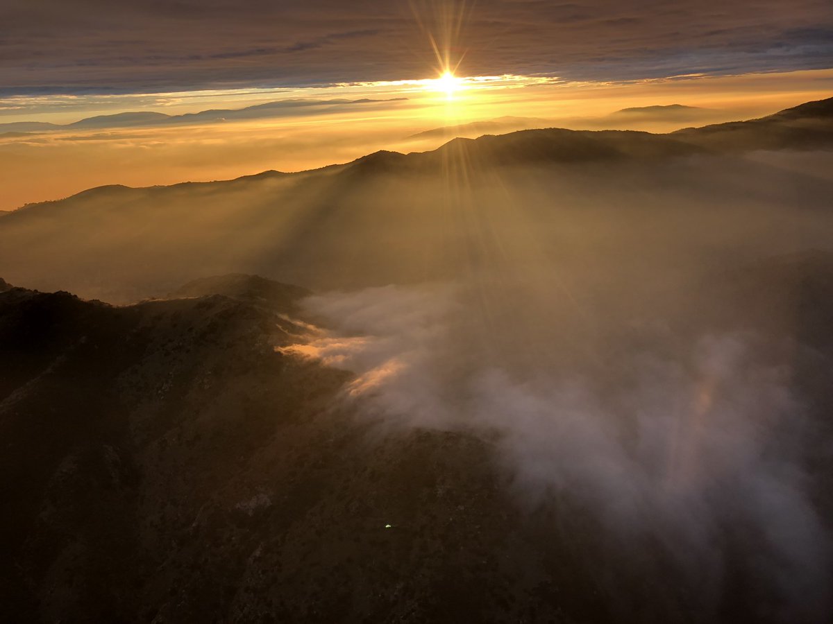 rocketboy52's tweet image. It was too gorgeous to not share...sunset above Tehachapi at 7500 feet, 1/31/2019