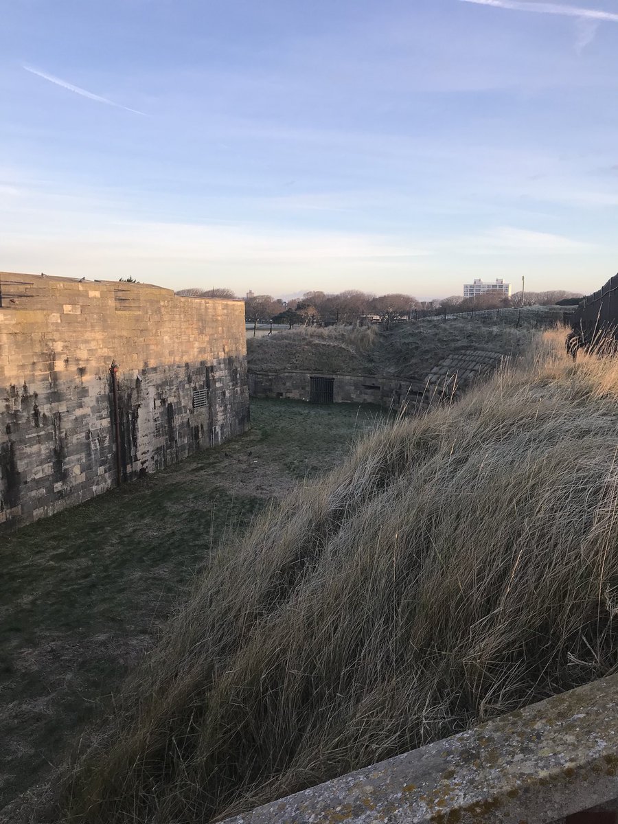 JPCurtinClimate's tweet photo. Beautiful morning in Southsea looking at plans to better protect 4000 properties from coastal flooding - one of the challenges - protection of Henry VIII’s Southsea Castle - the place he watched the #MaryRose sink! #StormEva caused a lot of damage to existing defences https://t.co/eerUg73eg0