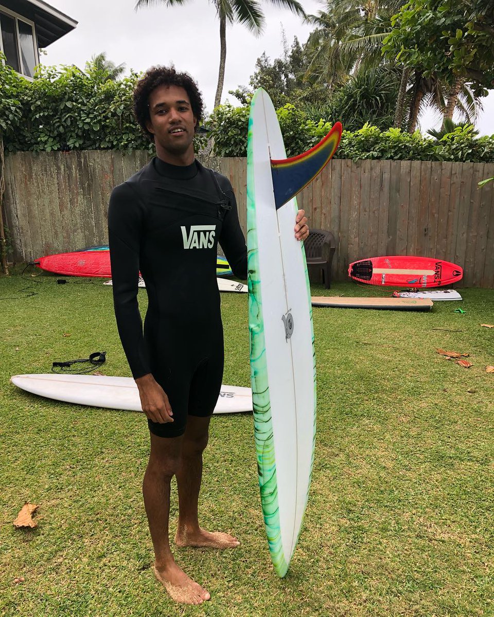 captainfin_sa's tweet photo. Too Legit To Quit ⚡️
.
.
.
S.A's very own Michael February testing out the AL Knost fin.
📸 - @captainfinco
#ocean #beach #waves #surflife #travel #becoolman #backtothebeach #catchabreak #beachbums #art #photography #mood #seamonkey #shorething #surflife #captainfinsa #freshaf https://t.co/aV2Q8Abtzf