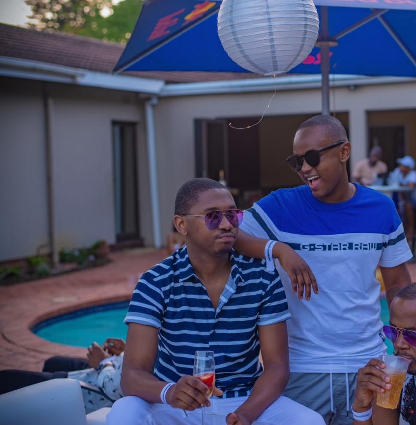 FunkySoulDJ's tweet photo. Bringing on the Heat on Saturday @Rich_Durban for my boy @StankyDeeJay_SA Birthday Celebration 🍾 HAPPY BIRTHDAY BOYZIN #MoreChampagne #MoreMusic #AfroHouse #NewMusic #FunkyIsBack https://t.co/kvLHqfv6x9