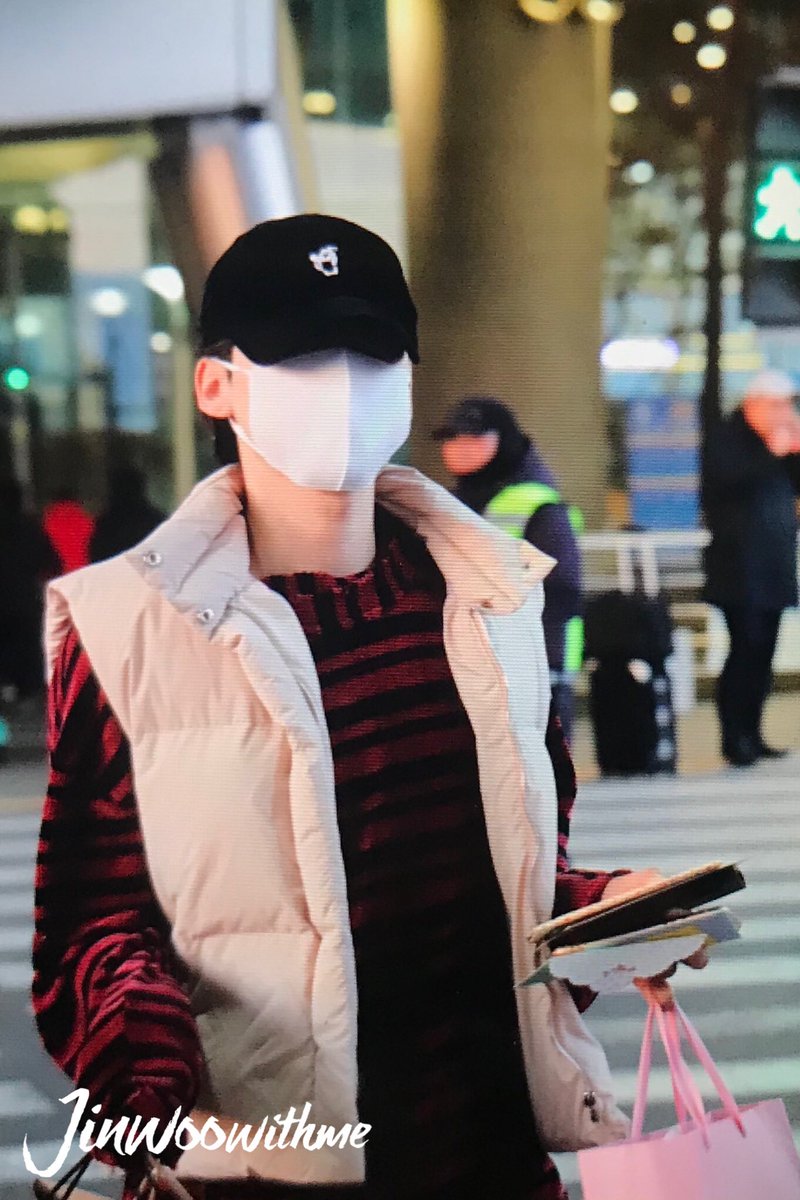 jinwoowithme's tweet photo. 190131 #KIMJINWOO #JINU #WINNER #위너 #김진우 #진우 @official_jinu_ https://t.co/JBs28tkEwS