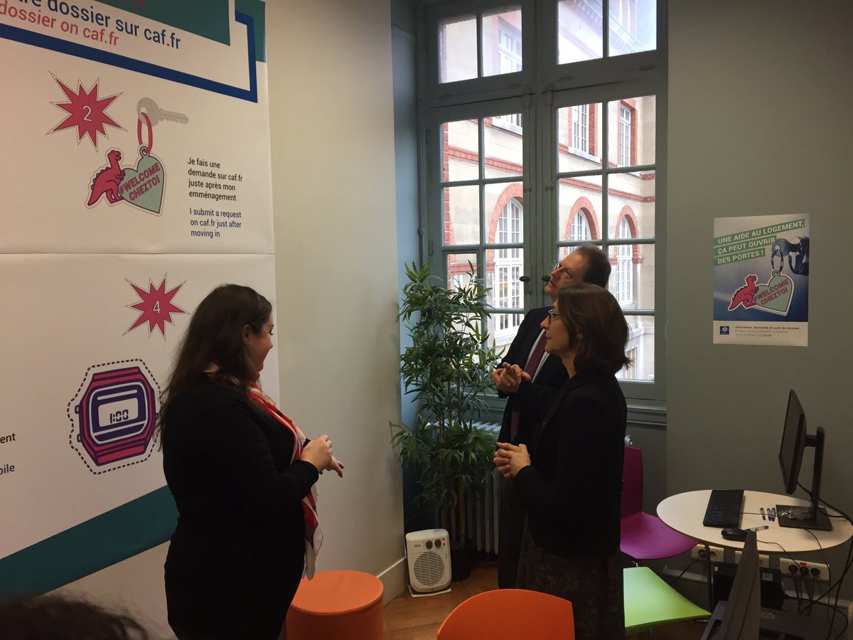 #Inauguration | Visite officielle de l’espace « Libre access Caf » à <a href="/accessparisidf/">acc&ss Paris Ile-de-France</a> ouvert depuis le 14 janvier, visant à aider les publics internationaux dans leurs démarches #CAF, en présence de <a href="/carinecamby/">Carine Camby</a> &amp; Jean-Louis Haurie, Directeur général de la CAF de Paris