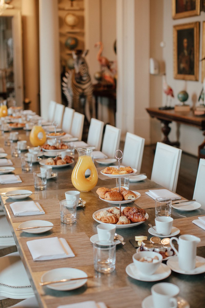 AynhoePark's tweet image. MORNINGS LIKE THIS // Wake up to a freshly prepared Breakfast in our Dining Room, courtesy of the Aynhoe Kitchen served by the Butlers. Photography by @mandjphotos #aynhoepark #amoderngrandtour #diningroom #breakfast #freshlyprepared #morning #kitchen #butlerservice
