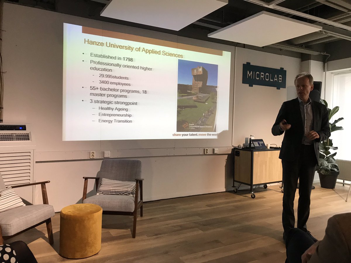 Ochtend met mooie best practices praktijkonderzoek binnen <a href="/fontys/">Fontys</a> en Hanze Hogeschool, met dank aan @janjaapaue <a href="/MattyvanEst/">Matty van Est</a>