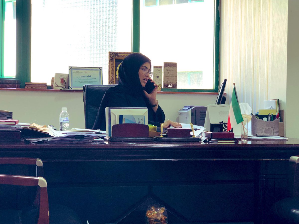 أ وائل الحويدر On Twitter المسجل العام في التطبيقي أ كوثر درويش Kawther Darwish Adrg Paaet تعمل بكل إخلاص و اجتهاد وخارج أوقات العمل في سبيل خدمة طلبة الكليات لاستكمال جداولهم قيادة نفتخر فيها كل