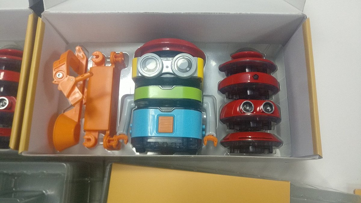 We were busy proceeding pilot production for #TacoBot the whole month. The cute robots are ready to ship now. Thanks for your attention and patience with Tacobot! Your waiting is worthwhile!😉😉😉