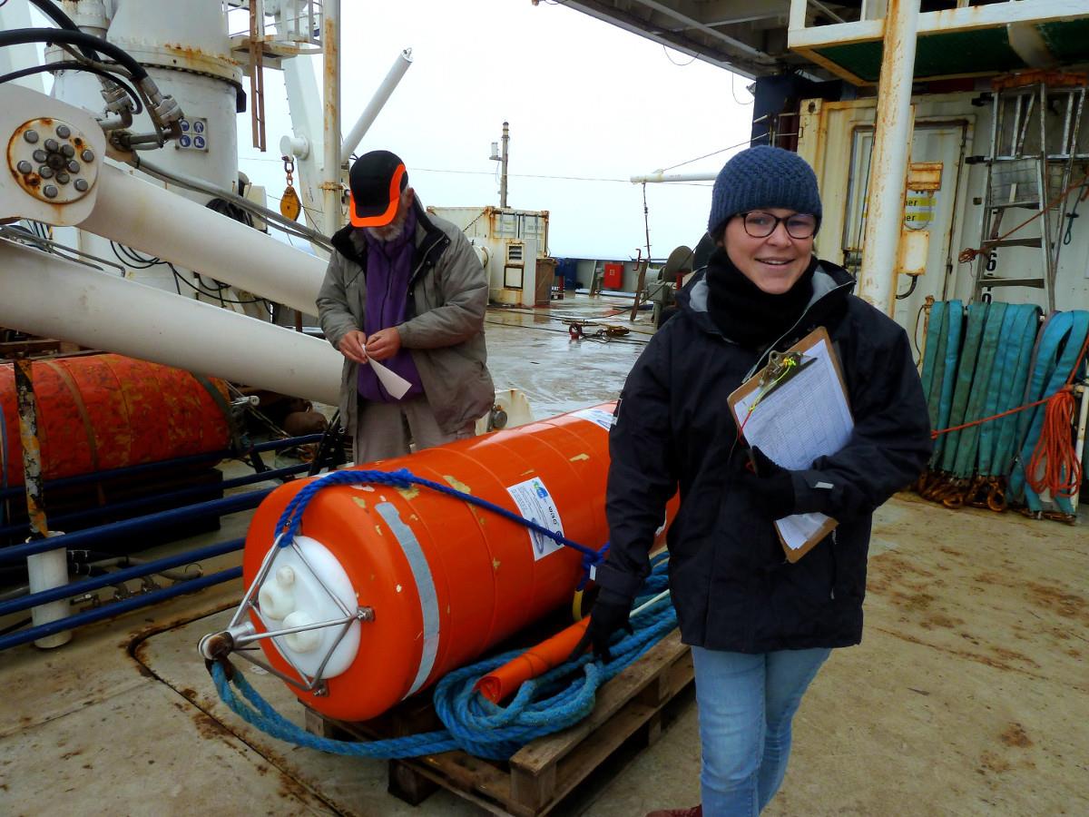 IPSL_outreach's tweet photo. [Campagne #THEMISTO] Le programme d’acoustique passive #OHASISBIO présenté par Maëlle Torterotot doctorante @IUEM_Brest 
https://t.co/aQomxsYbMI #CédricCotté #locean_ipsl @CNRS @Sorbonne_Univ_
@Le_Museum @ird_fr @CNRS_Paris @Ocean_biodiv @TAAFofficiel https://t.co/zSz2eb9l20
