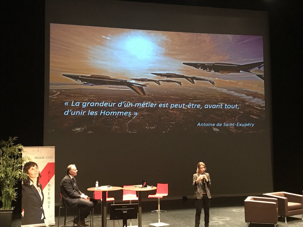 Merci <a href="/vir_guyot/">Virginie Guyot</a> pour votre intervention de « haut vol »! Leader de la <a href="/PAFofficiel/">Patrouille de France</a> en 2010, Virginie Guyot nous parle de #leadership d’#engagement , de #valeurspartagées Métiers différents mais beaucoup de similitudes dans le management des équipes #AXA #4PAOuest #GoWest