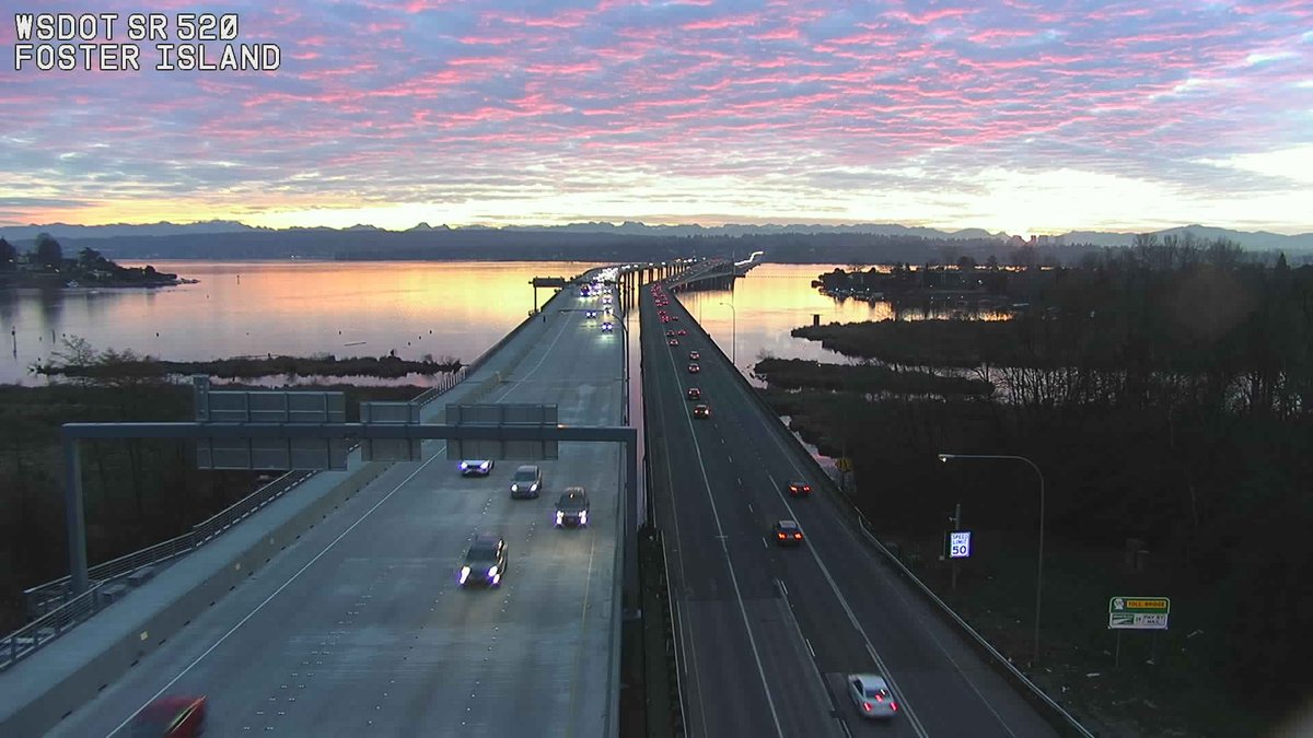 wsdot_traffic's tweet photo. It may not be last night's sunset, but I've definitely seen a lot worse sunrises 🌇😍

Traffic flowing as smooth as the lake water on SR 520. https://t.co/Pp1QKpYr1d