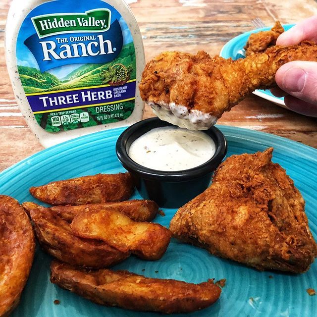 Anyone else love <a href="/hidden/">hope</a>.valley ranch on fried chicken?! It’s soooo good! Seriously Hidden Valley Ranch makes some of my already favorite foods even more delicious. 😍 I recommend trying your favorites with a little ranch — create a new combo with one… bit.ly/2UtStKz