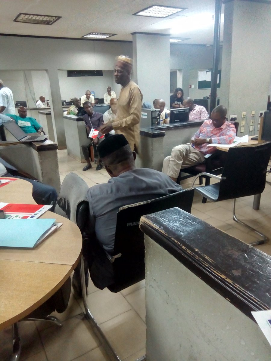 tosinolorunfemi's tweet photo. Media training session by Former online Editor( The Nation) and Founder, Media Career Services, @lotufodunrin, held at @TheNationNews Newspaper for journalists on strategies to be executed to ensure proper reportoire towards the upcoming election. #MediaTraining #ElectionTips https://t.co/qeQaUtoUuD