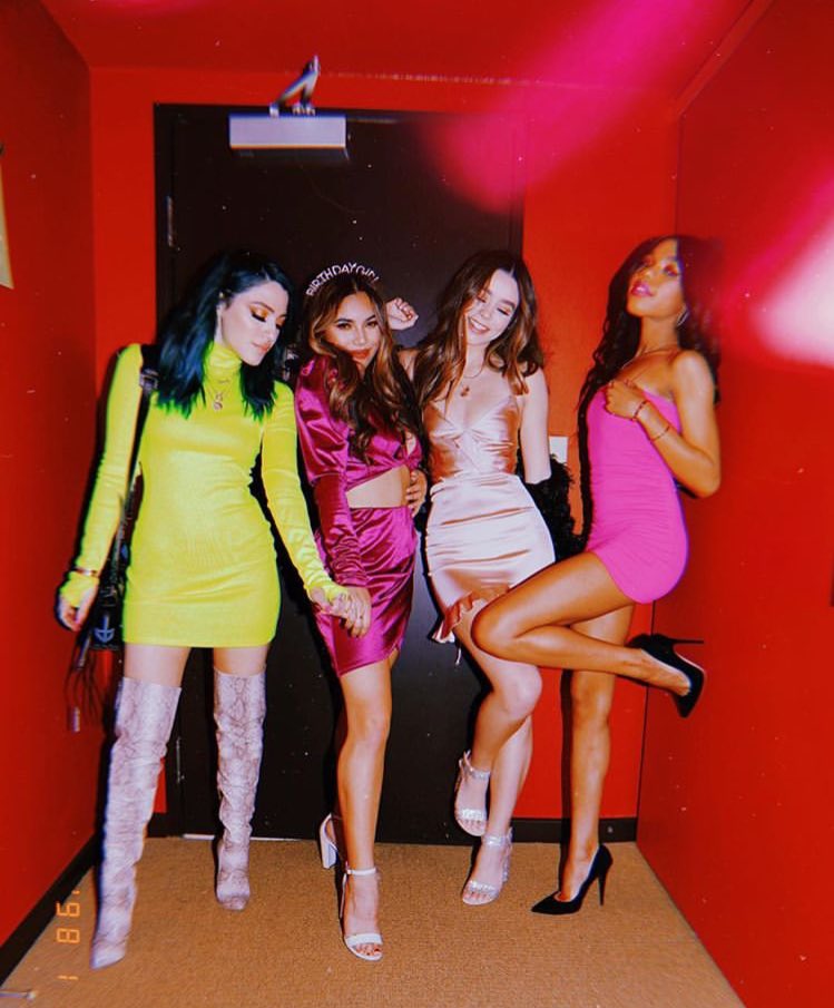alessiaxaddy's tweet photo. STOP IT HOW ARE THEY ALL SO PRETTY https://t.co/OjrK3XNtU7