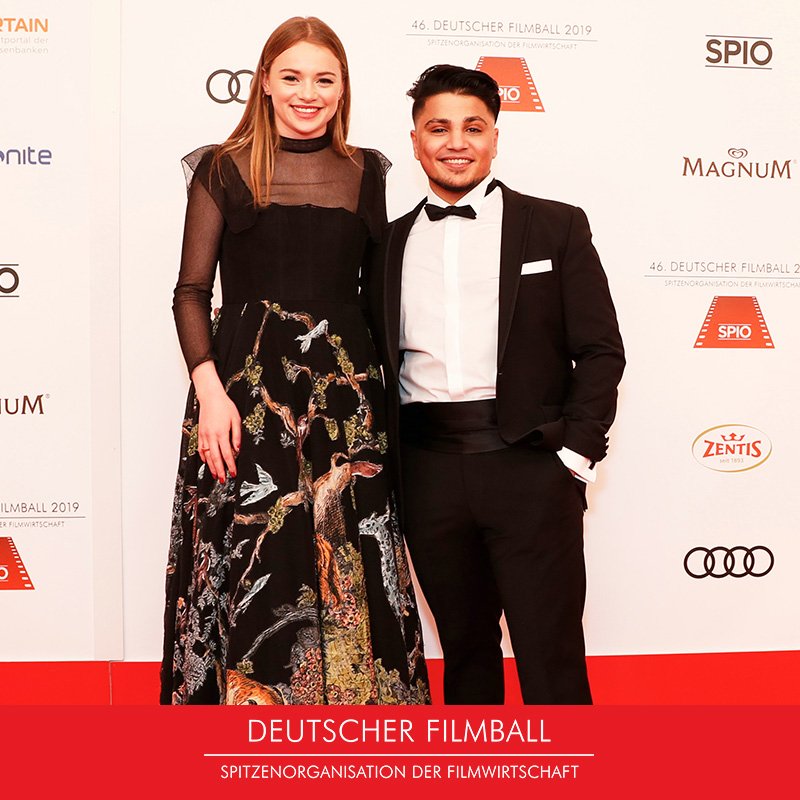 FilmballDE's tweet photo. Zwei unserer New Stars @DeutscherFilmball 2019: 
Luna Wedler &amp; Hussein Eliraqui #DeutscherFilmball2019 #DeutscherFilmball #LunaWedler #HusseinEliraqui
© SPIO / Foto: Petra Stadler https://t.co/oJ0pM9sLDT