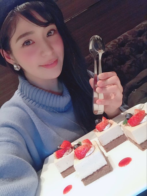 着エロ時代の藤軍団女子会(ﾟ&forall;ﾟ︎*) あの頃、高校生だった子はもうすっかりアラサー(*&acute;･д･)*&acute;｡_｡)ｩﾐｭ♪︎ 13年経つけど、みんなの更に磨きがかった美貌にビックリ♡ オンナは30からがアブラのるのかしら♡♡♡