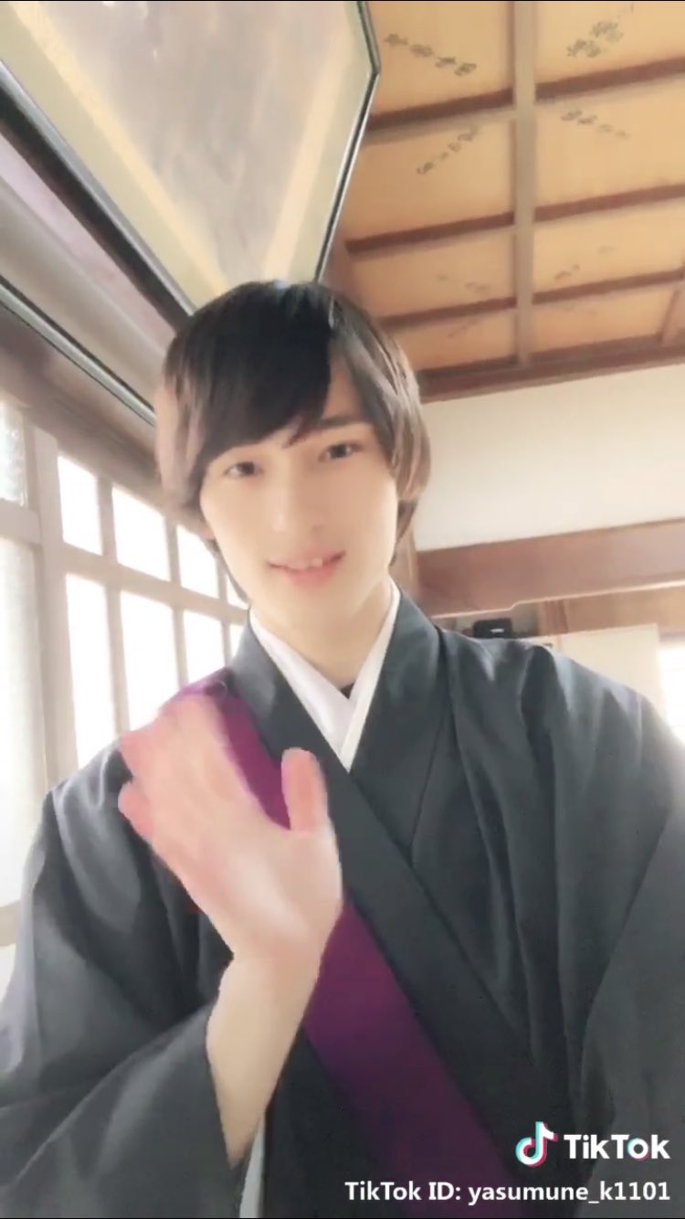 健常者さん なに 私仏教詳しくないんだけどこんなにかっこいいお坊さんいるの 石原さとみのドラマやん T Co 7j2otlbspx Twitter