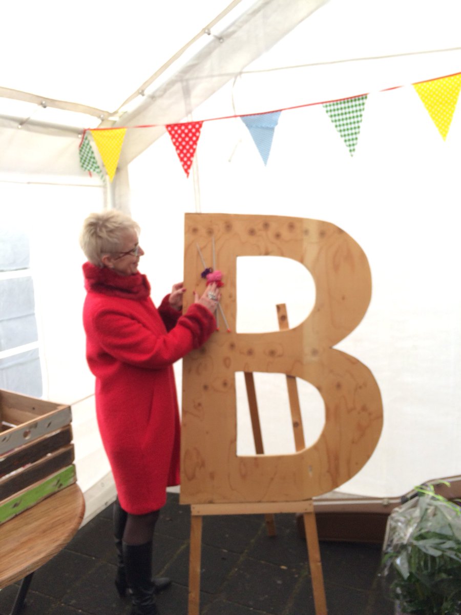 SameninCosis's tweet photo. De opening van De Buurtschuur in Veendam is een feit. Met dank aan wethouder A. Grimbergen #buurtschuurveendam #compaen https://t.co/2nxGyIbQlr