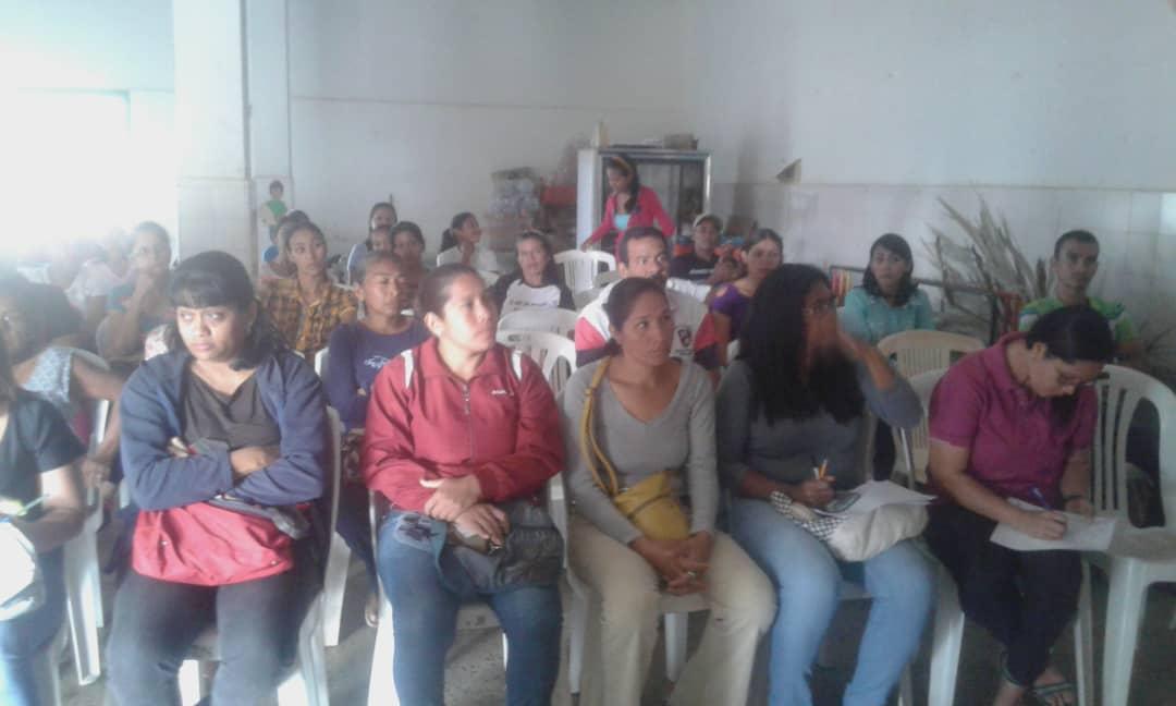 superaulag's tweet photo. @fbitanzoategui @MPPEDUCACION @psuvaristobulo Asamblea del primer trimestre 2019 del consejo Educativo U.E Carlos Fragachan municipio Guanipa https://t.co/Wg4csF5Eh0