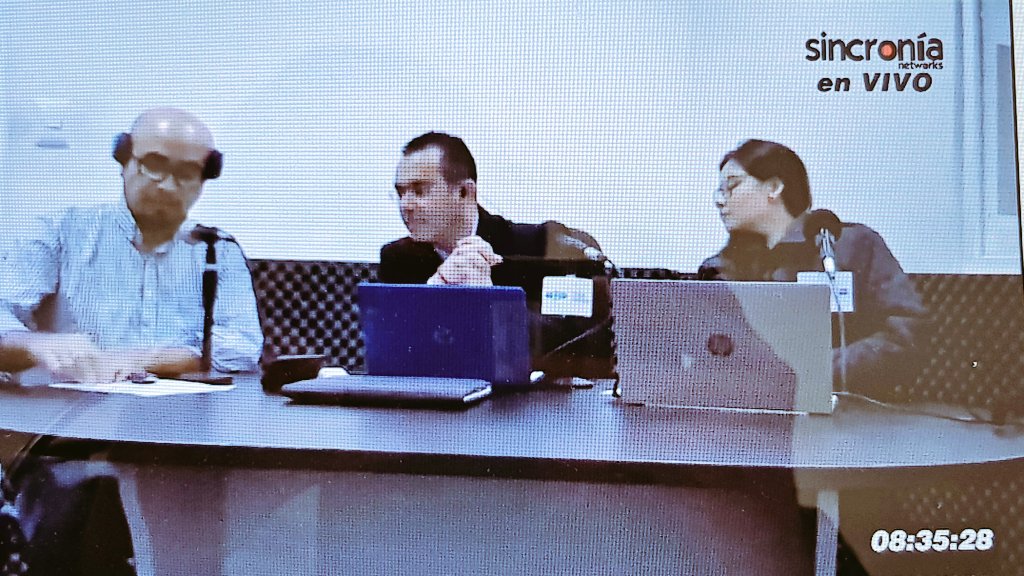 roseaviila's tweet photo. Clases de beis  con el master @EDLOPEZHERRERA  ⚾️ El puntaje de la #SerieLatinoamericana #Veracruz #México #RadioNoticias 🎙 https://t.co/llo17clrC2