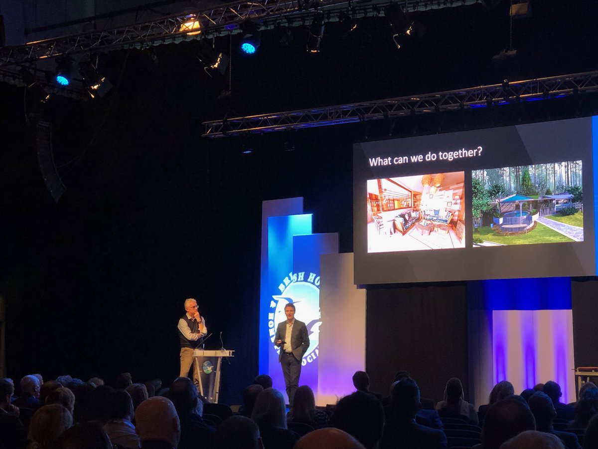 HARPA_UK's tweet photo. Peter Munk ⁦@WillerbyHH⁩ with Andy Edge ⁦@AwayResortsUK⁩ addressing being brave to wow the consumer #BHHPA19 https://t.co/9XfdteWsBw