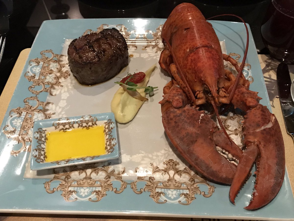らーめん太郎 A Twitteren 台湾 の ロブスター 食べ放題 台北にある 君品酒店 というホテルの 雲軒西餐廳 というレストランになります 日本円で1万円くらいしましたが ロブスターを6匹くらい食べたので たまにならアリかなと 他にも刺身やエビ カニなどの