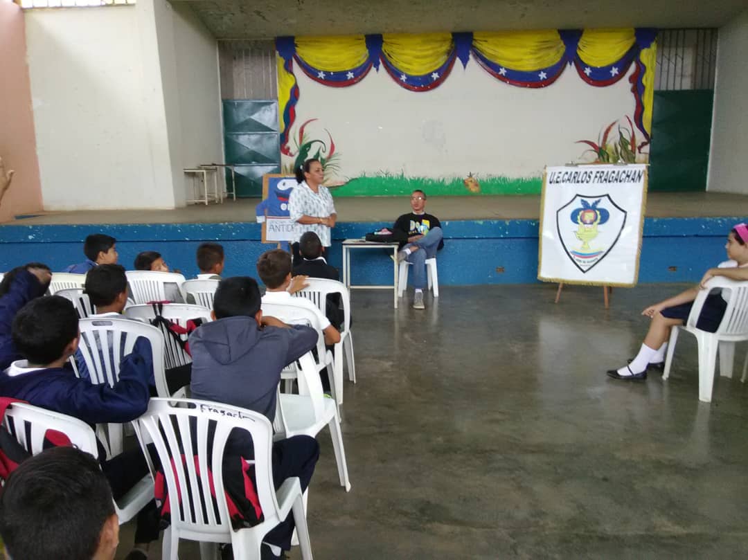 superaulag's tweet photo. @fbitanzoategui @MPPEDUCACION @psuvaristobulo charla sobre la paz y la convivencia  por defensoría escolar  a los estudiantes de 6to grado en la U.E Carlos Fragachan municipio Guanipa https://t.co/WTgeRfu5Sy