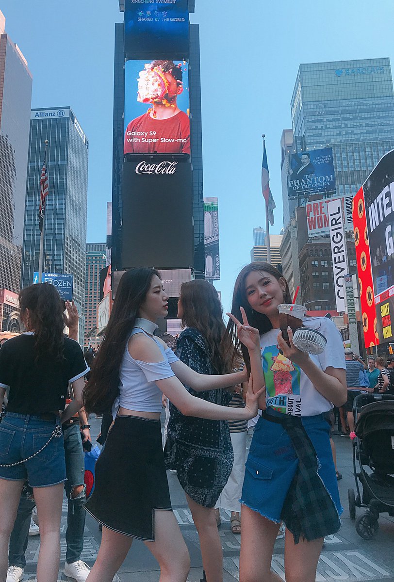 owo_0131's tweet photo. @G_I_DLE 앜ㅋㅋㅋㅋㅋ 또 밀고있어🐱🐭 https://t.co/pumZKwjOQu