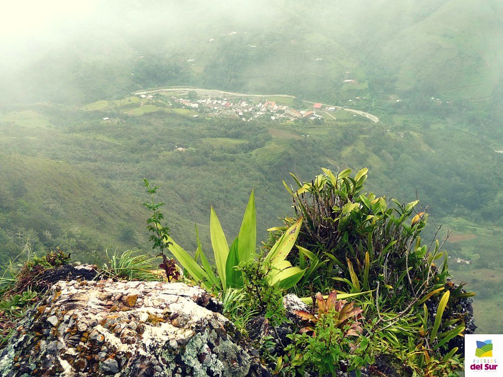 Vista a #Mucutuy desde la cima en la #PiedradelCocuy #Merida #PueblosdelSur #TurismoRural