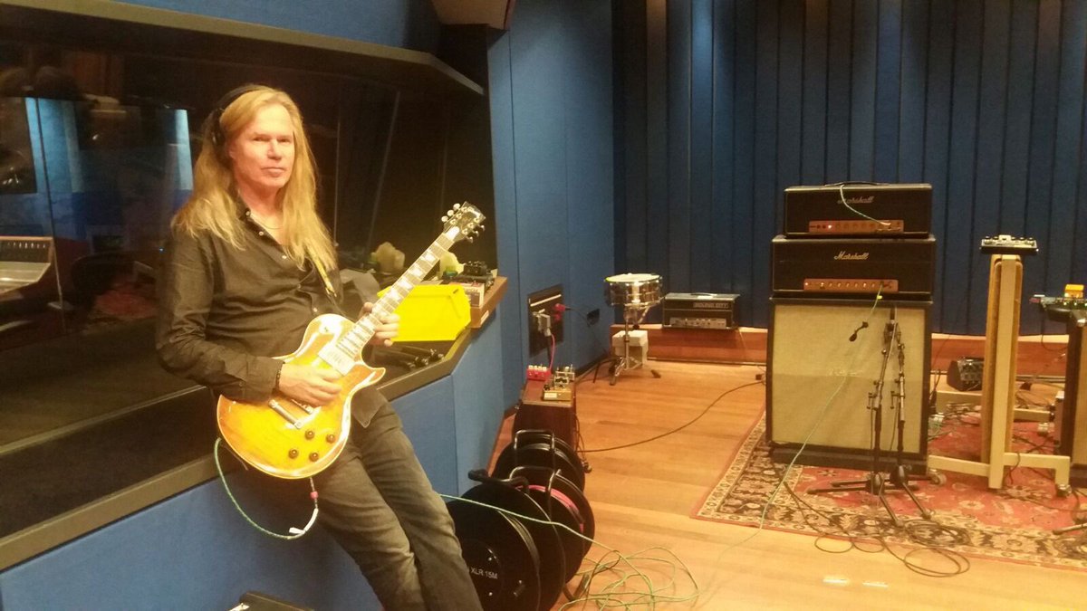 Happy birthday to Adrian Vandenberg of Whitesnake, Vandenberg & Vandenberg\s MoonKings. 