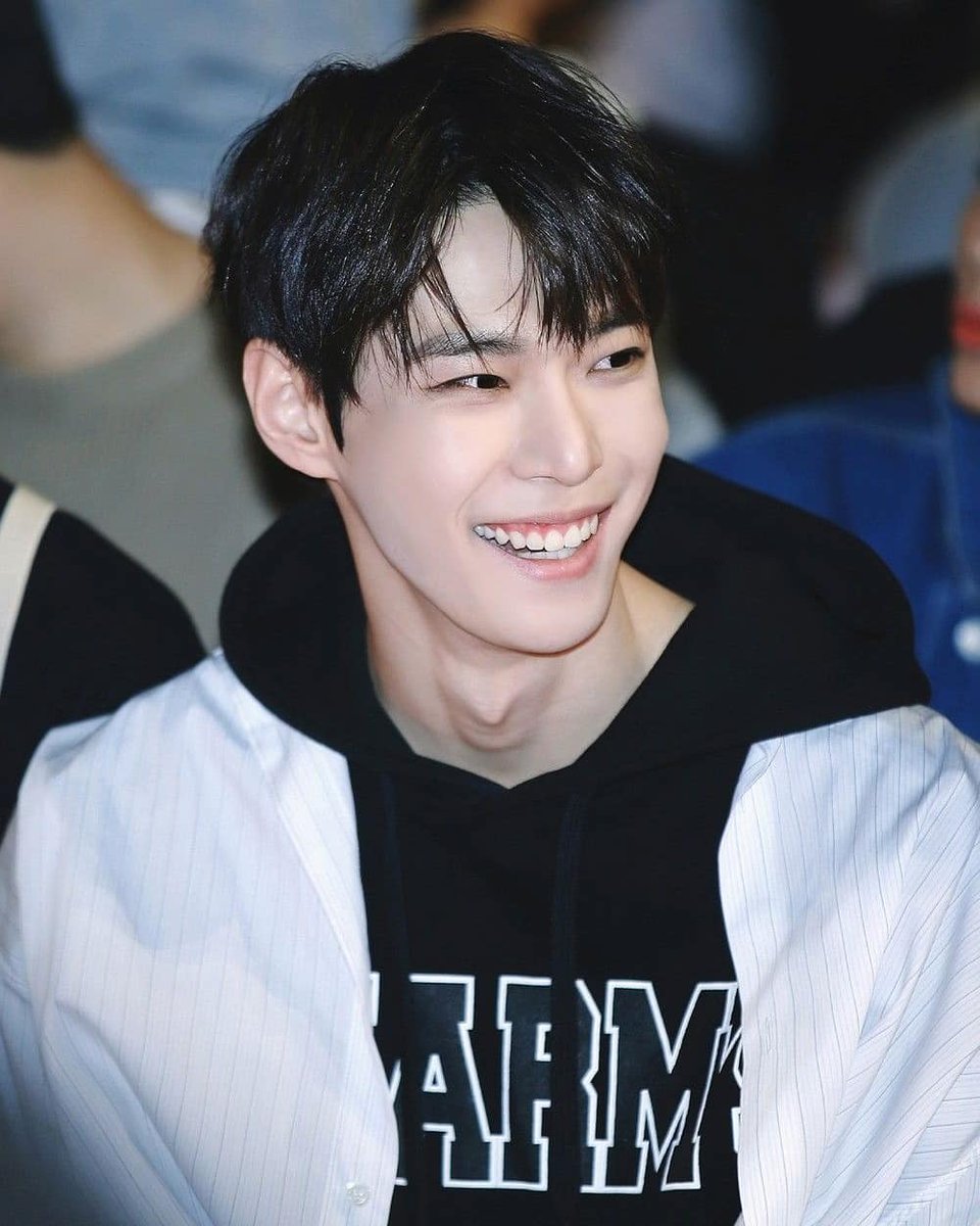 igot7nsfw's tweet photo. Happy birthday to my precious babyboy~ My ultimate bias 🤧💓 I love you so much! You're so beautiful and talented and you inspire me so much!! I can't tell how much I love you in words. Every time I see your smile I just blush. Best wishes babe!💛
// #happydoyoungday แจก  #nct // https://t.co/IUE4Z67HCa