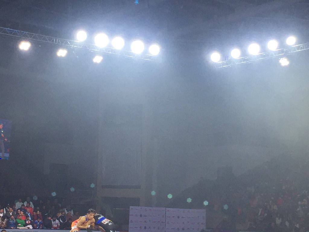 Official_PWL's tweet photo. #PWL4 final @punjabroyals17 vs @haryanahammers: #Seema leads 1-0 in the first round of the eighth bout against #Anju of the @punjabroyals17 
@SPN_Action @Inkhabar @NewsX #MatLePanga https://t.co/O4VStFb73x