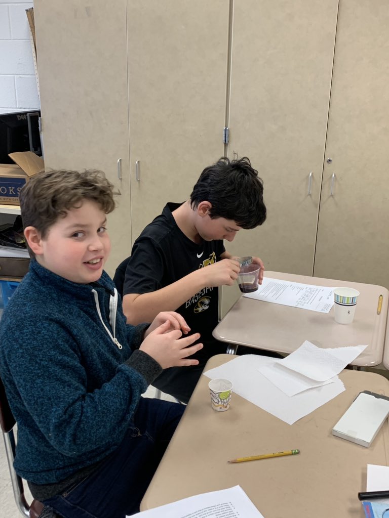 MrsMillerS6F's tweet photo. Students learning about chemical weathering! What will happen when a dirty penny is washed with ketchup and Coca-Cola? #fmslearns https://t.co/gGe72wAhVp