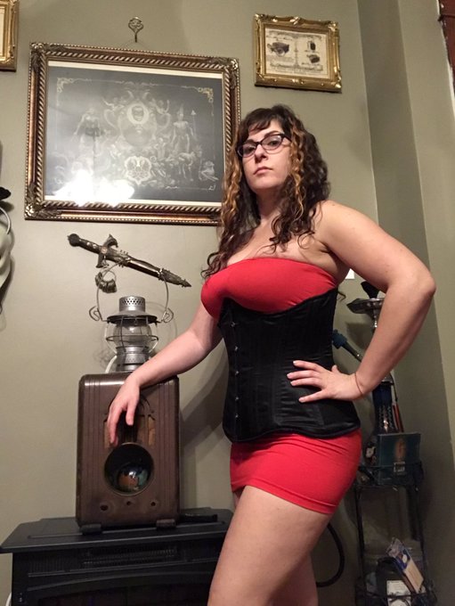 It is my bday Saturday. You can treat me at https://t.co/Yw366xCblK or with a 💸 gift to violetsprivates@gmail