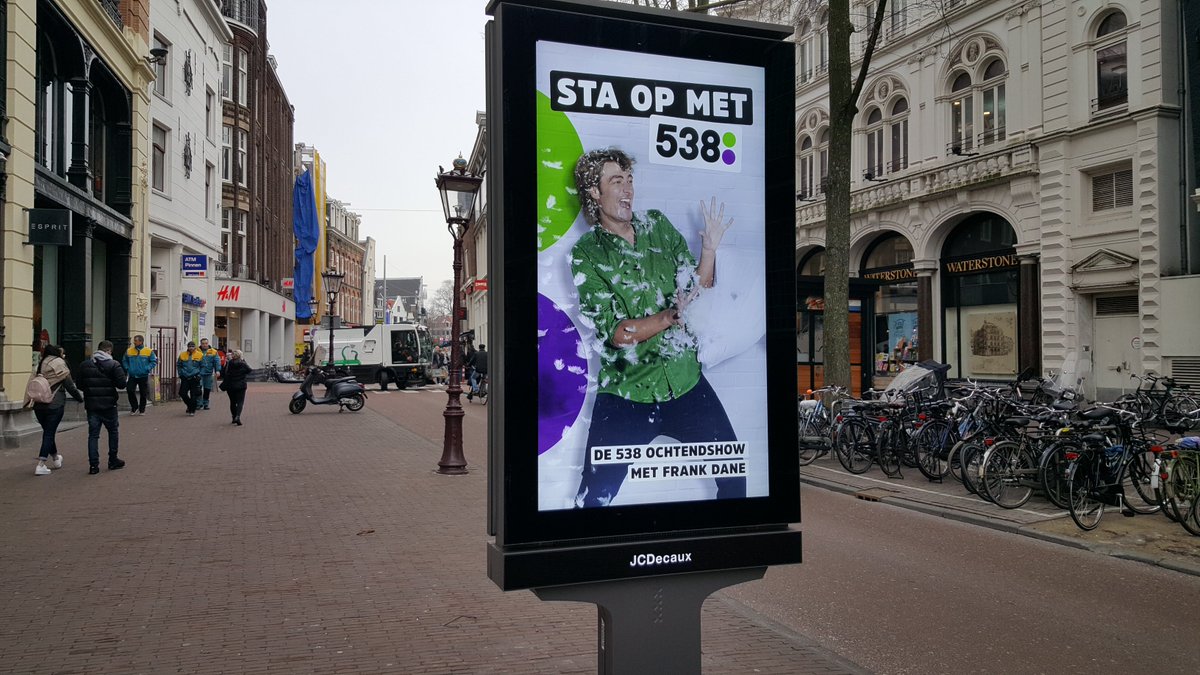 PersburoUNN's tweet image. Stadsdeel Centrum heeft de tijdelijke vergunningen voor 28 digitale #mupi’s - #reclamezuilen in de openbare ruimte - ingetrokken. De vergunning is alsnog geweigerd, omdat op de mupi's bewegende reclamebeelden worden vertoond. via bit.ly/2D6Lwbp