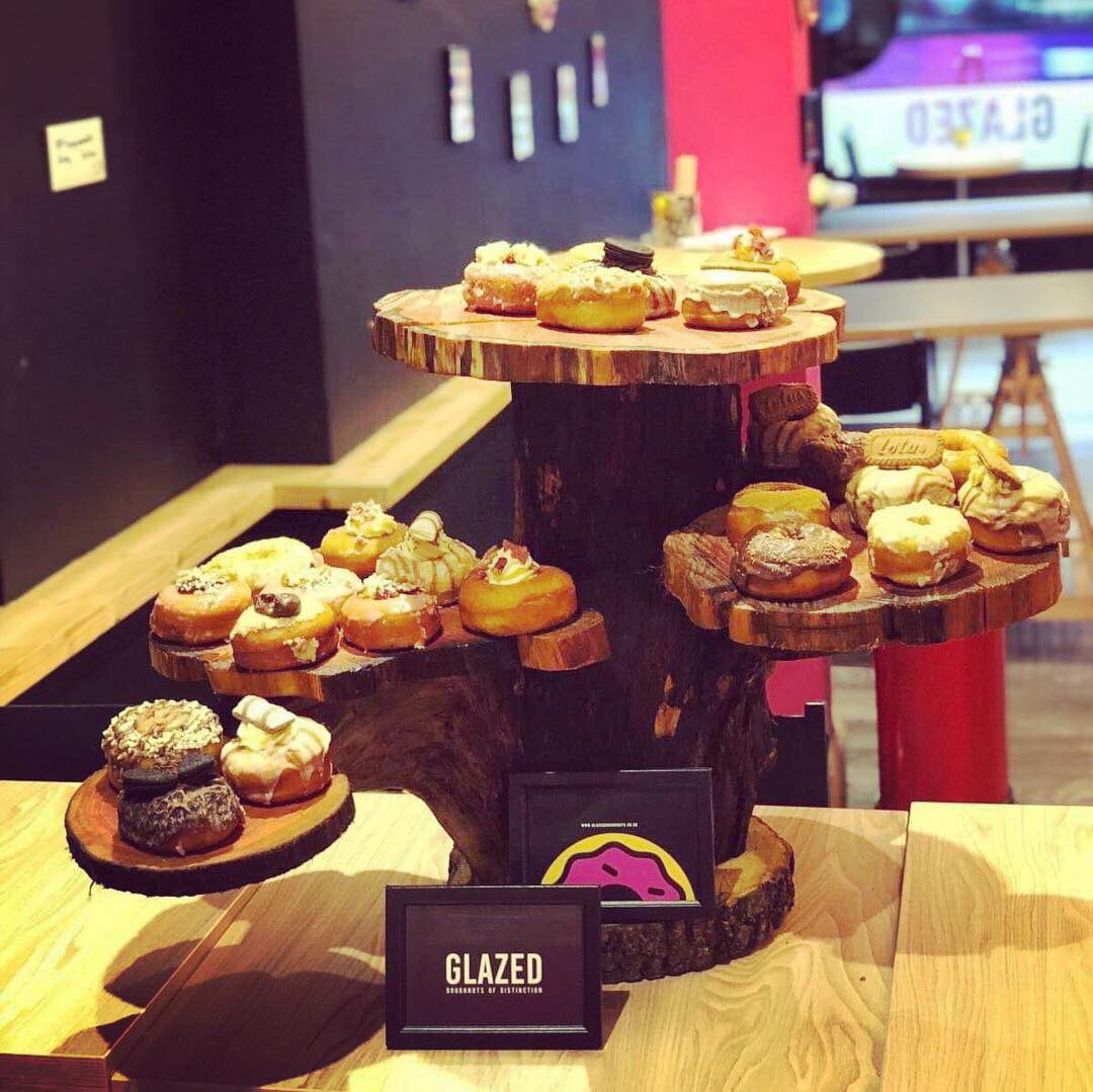 Rustichic17's tweet image. #donuts #catering #Dorset #Bournemouth #naturalwood #rusticdecor #woodslices #cakestands #weddings #events #coffeeshops #restaurants