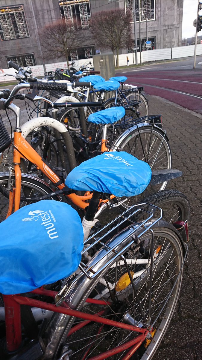 mutuellemutest's tweet photo. Mais que se passe-t-il ? Du #bleu partout !! 🚲🔵
#operationsellesdevelo
#Mutest #JU2019 https://t.co/g1FAQfZdqr
