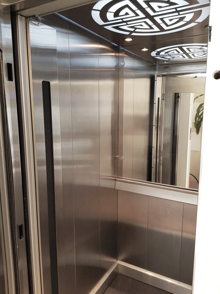 DopplerSA's tweet photo. This week's project will travel us in the major commercial centre of Kazakhstan, in Almaty. A Hydro lift of 0.63 m/s / 3.200 mm / 300 kg was installed in a luxurious villa.This Doppler lift is distinguished for its absolute design and luxury. 

#DOPPLER_SA #ElevatingYourWorld https://t.co/HgxIWuSgPv