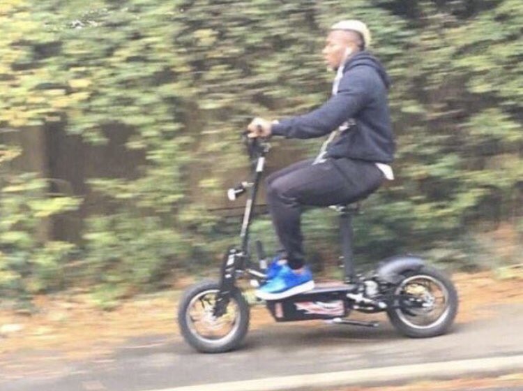 SamMorten24's tweet photo. As if I’ve just seen Adama bezzing up the A1, easy winning the league now #FreeAdamaTraore #TPRedArmy https://t.co/sNNWrl9f42