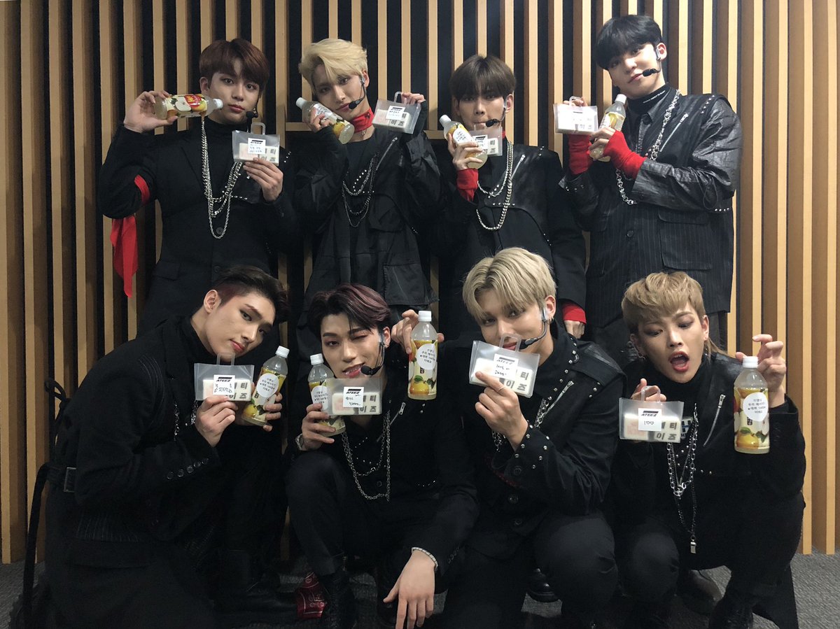 ATEEZofficial's tweet photo. [📷] TODAY ATEEZ
　
축) 데뷔 100일 (하 🎉🎉🎉 #100DaysWithATEEZ
에이티즈와 함께였던 100일 내내 행복한 기억들만 가득하셨길 바라요!
1000일, 10000일을 넘어서 앞으로도 쭉 같이 가요🥰❤️
　
#TODAY_ATEEZ #ATEEZ #에이티즈 https://t.co/ftp3kJvBv3