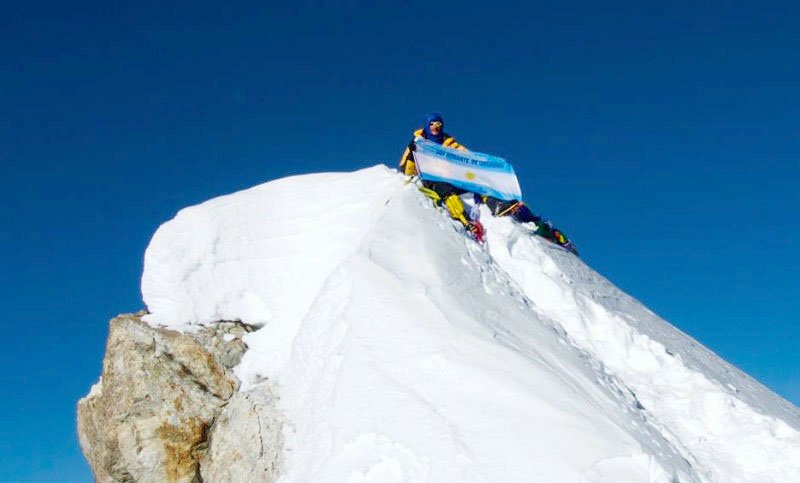 CarlosGarranzo's tweet photo. 🇦🇷 EL #ANDINISTA ARGENTINO, JUAN PABLO SARJANOVICH, realizará la próxima primavera 1er intento de ASCENSO ARGENTINO al #KANCHEJUNGA - NEPAL
👀 Leer en https://t.co/l98EusNLvX
#Argentina #8000m https://t.co/hyRmflMAW4
