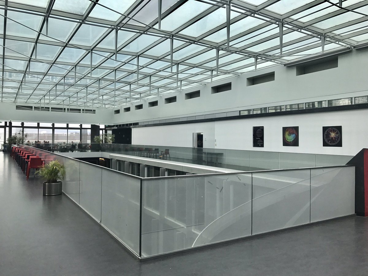 ICepfl's tweet photo. Great talks given at the EPFL-Inria 2019 workshop! What was your favorite one? #security #privacy #transparency #MachineLearning #Algorithms #neuralmodel https://t.co/YbEuWuKgSG https://t.co/HE9vUrLYY2
