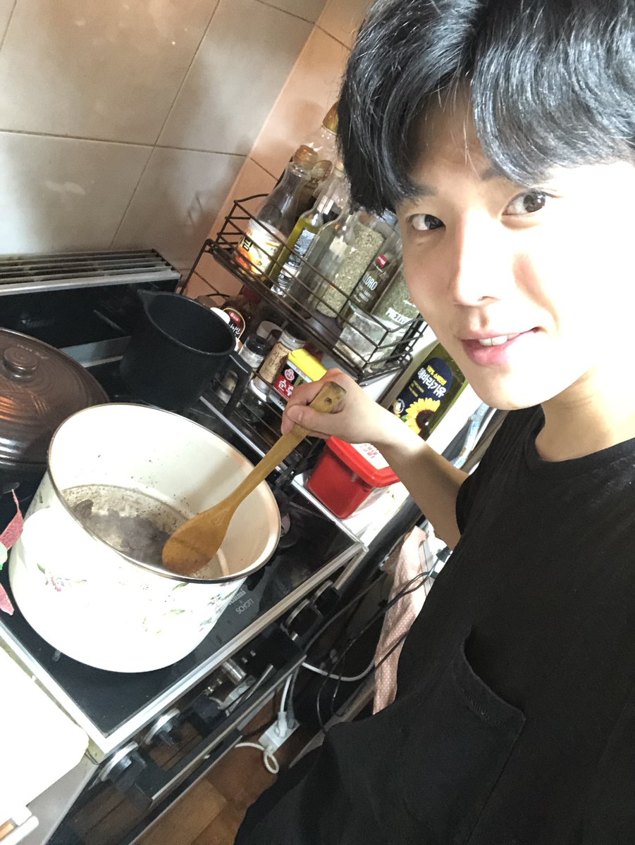 31.01.2019 Foto de Yejun preparado sopa para el cumpleaños de su madre  DyPF53AUcAAUvDP