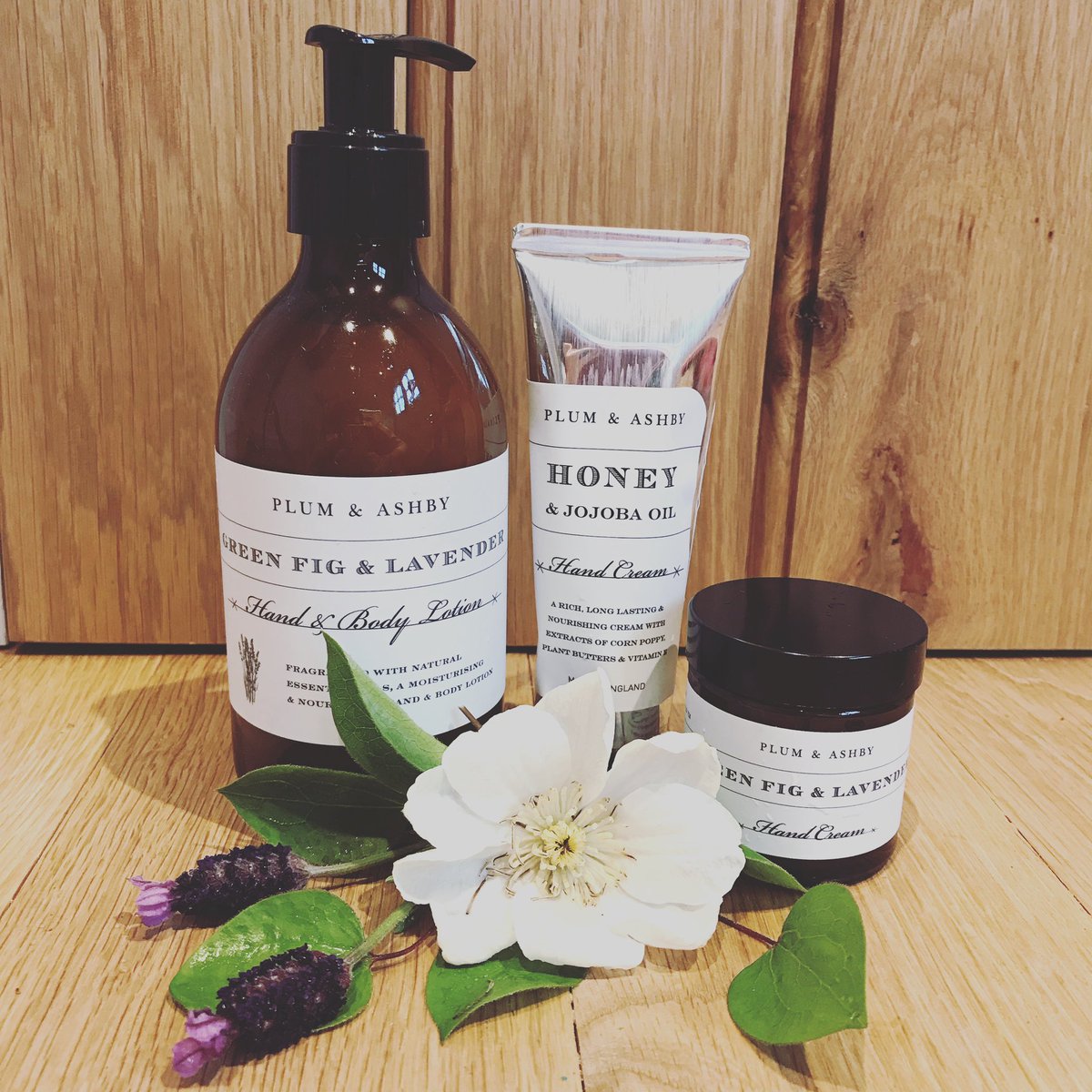47ThingsUK's tweet photo. It’s important to keep skin moisturised during the #freezing winter weather, check out our bath &amp; body products online.  #wintertreats #Skincare https://t.co/2mEVq8UfQ9