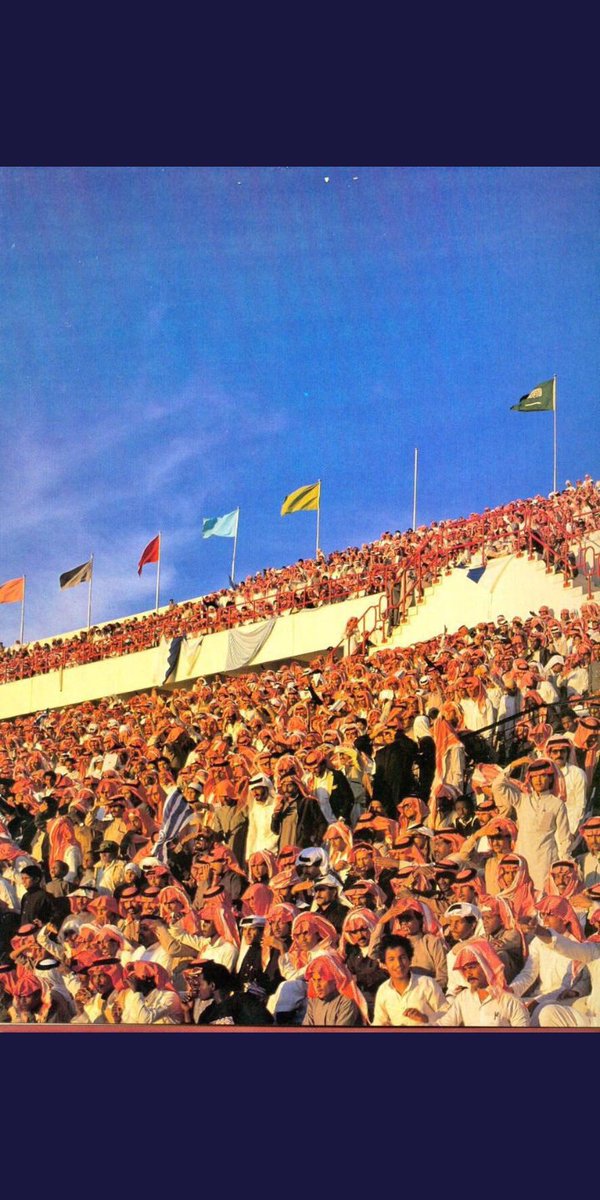 #جمهور_الهلال_سند_لفريقه وهم أصحاب سياده في الملاعب وهمهم الأول والأخير الهلال . أختلف الزمان والمكان وما زال هو السيد والسند 💙💙  #الهلال