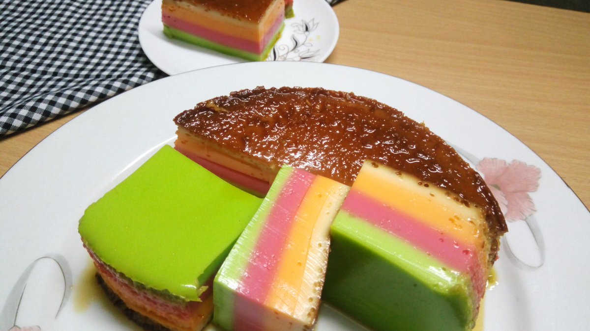Rainbow pudding recipe
Video link...  youtu.be/zr1GDbGC0Lw
#rainbow #pudding #tuttifritti #drssert #cake #ramadan