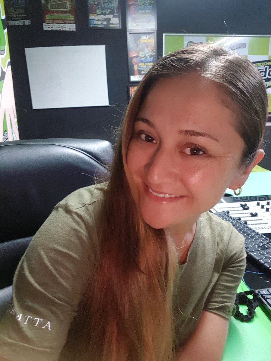 karitomundo's tweet photo. Buenos dias ya estamos al aire en @mundo89 con Mundo Noticias !!!! Siguenos en https://t.co/y1EpCUUOIB #periodismo #comunidad https://t.co/RK91Zgo4U5