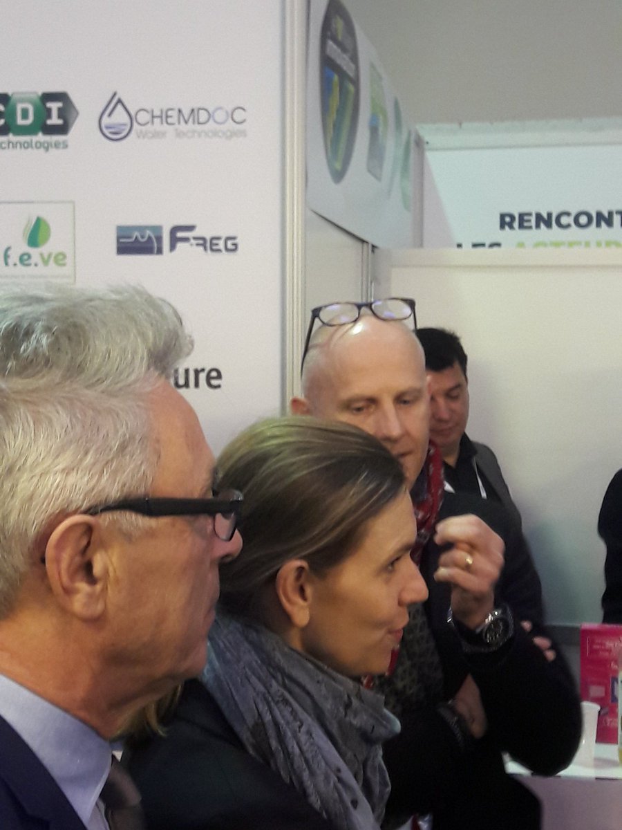 Passage de <a href="/AgnesRunacher/">Agnès Pannier-Runacher 🇫🇷🇪🇺</a> sur le  village de l'innovation...sur lequel expose  F-Reg à l'occasion du #CGLE 2019
#Innovation
#eaux_pluviales