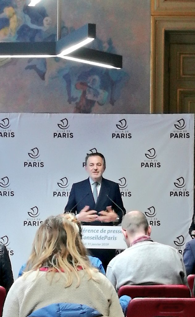 Suppression des arrondissements centraux : nous n'avons jamais consulté les Parisiens sur le principe même de la fusion. D'ailleurs, 68% ce sont prononcés contre dans un sondage d'Oct. 2018. Les consultations préalables n'ont jamais été faites. <a href="/JF_Legaret/">JF LEGARET</a> #ConseildeParis