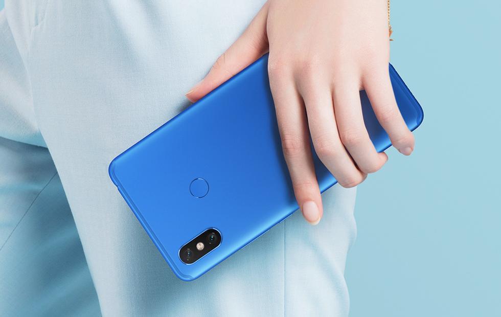 Gizchina's tweet photo. Xiaomi Mi Max 4 and Mi Max 4 Pro will arrive with a 7.2-inch screen #Xiaomi #MiMax4 #MiMax4Pro https://t.co/DOMrHBo726 https://t.co/IeFUIW78JZ