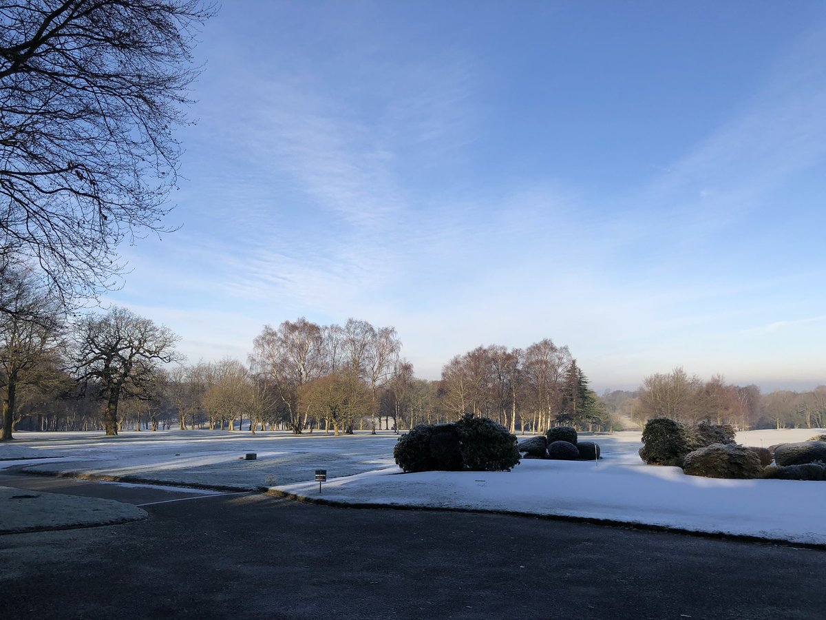 LittleAstonGolf's tweet photo. No golf today but how pretty does the course look?  #snow #crisp #potd https://t.co/7KWKXxO0oI